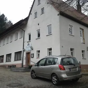 Gruener Baum Brunn Duitsland